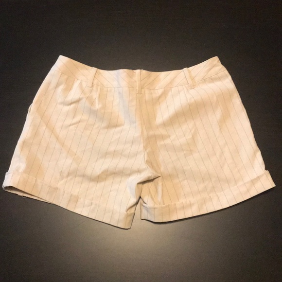 Tan / Khaki Shorts with Stripes, Pockets, Large - Picture 2 of 6